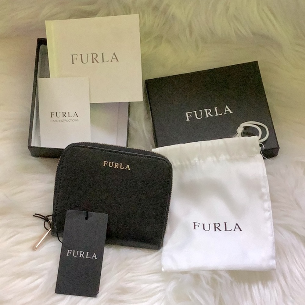 FURLA Bifold zip around small wallet, BrandNew, complete inclusion